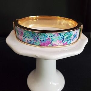 Lilly Pulitzer Madevilla Baby Paradise Petal Floral Print Gold Tone Bangle